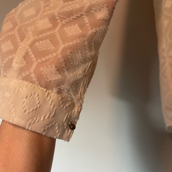 Beautiful Textured Cream Color Tunic Blouse Sz M - Picture 3 of 8